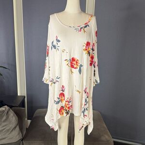 Women’s Plus Size Floral Tunic Top 3/4 Sleeve Asymmetrical Hem Size 4X 26W-28W